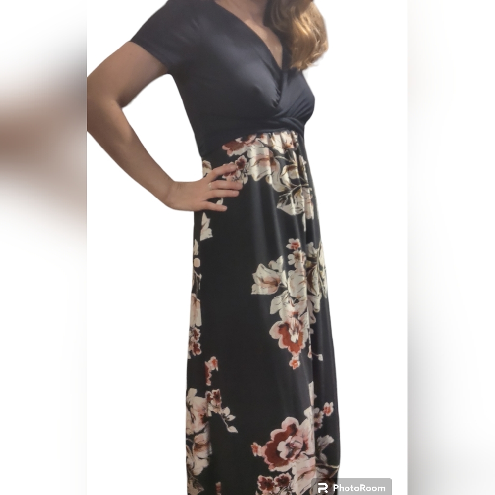 👗Medium International INC Company maxi dress